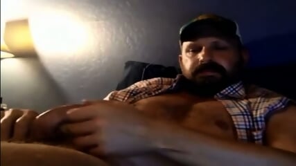 Bearded Muscle Daddy Jerks Off In Truck