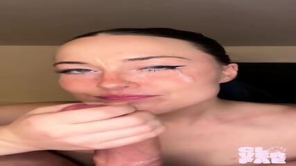 POV: Glasear Mi Cara Cubierta De Escupir | Mamada De Contacto Visual Enorme Facial