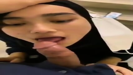 Hijab Hitam Ahli Hisap 2/5