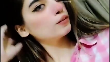 PAKISTANI BEAUTIFUL HOT GF MOANING,BF RUBBING DICK ON FACE - Chubby Doll