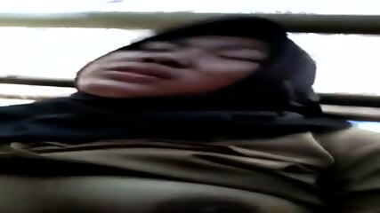 CROT DI DALEM CEWEK NYA NANGIS FULL DI Https://s.id/bocilsempit