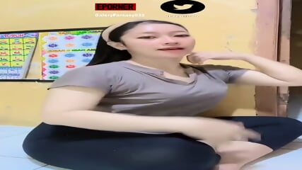 Live Tiktok ISTRI SOLEHOT BODY IDAMAN
