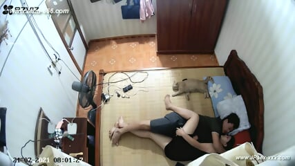 Hackers Use The Camera To Remote Monitoring Of A Lover's Home Life.683