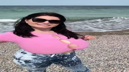 Flashing Giant Tits On The Beach