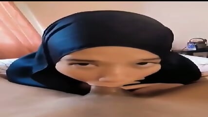 Tante Hijab Ukhti Sepong Kontol Ponakan Crot Dimulut