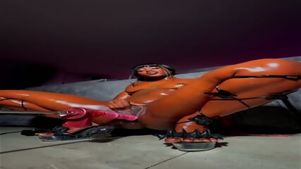 Queen_Tahshaar Enjoys Using Her Fuck Machine