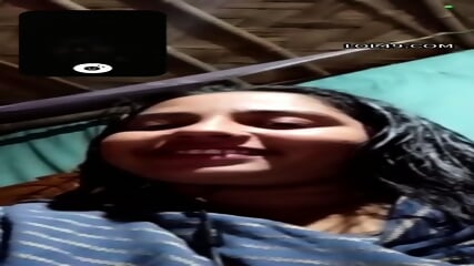 Chubby Bengali Village Bhabhi Showing Fingering On VC