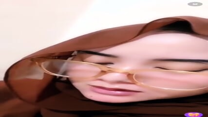 Hijab Live Mutia Silvia Full Eps Https://cdn2.videyy.eu.cc/Silvia.mp4