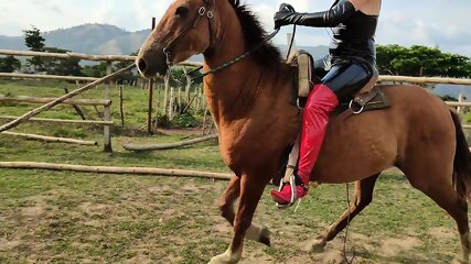 Hot Girl Rider