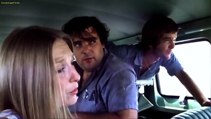 O Massacre Da Serra Elétrica (1974) - Dublado PT/BR